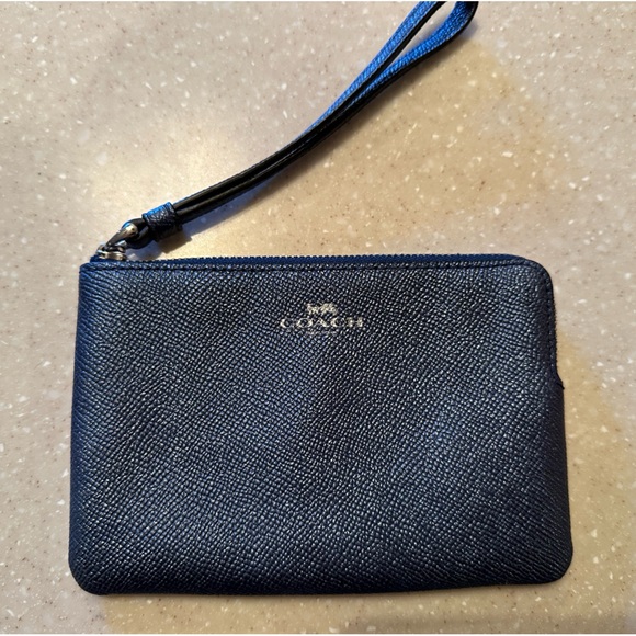 Coach Wristlet - Picture 1 of 3